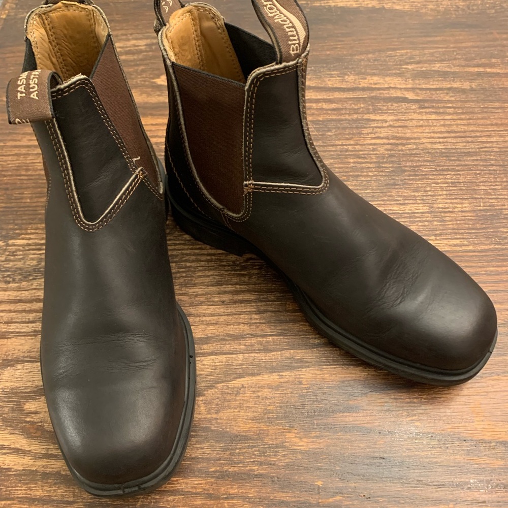 Blundstone Classic Chelsea Boot, size “6” (US 9)